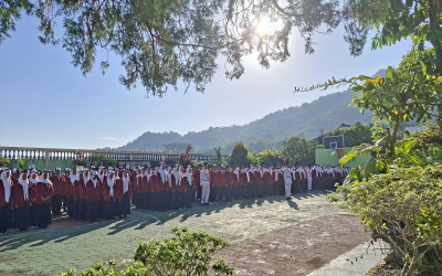 Peringatan Hari Pendidikan Nasional di SMP Negeri 2 Kretek Berlangsung Khidmat