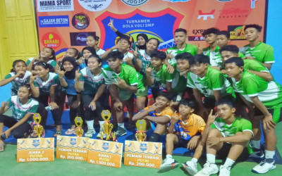 SMP NEGERI 2 KRETEK MENYABET JUARA DAN PEMAIN TERBAIK DALAM TURNAMEN BOLA VOLI PUSPITA BANGSA CUP 3